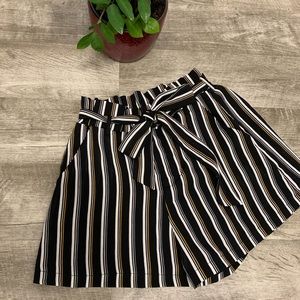 💥3/$25 - Lush Paperbag High-Waist Shorts